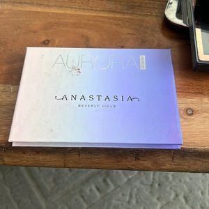 Aurora Anastasia Beverly Hills Highlight Palette
